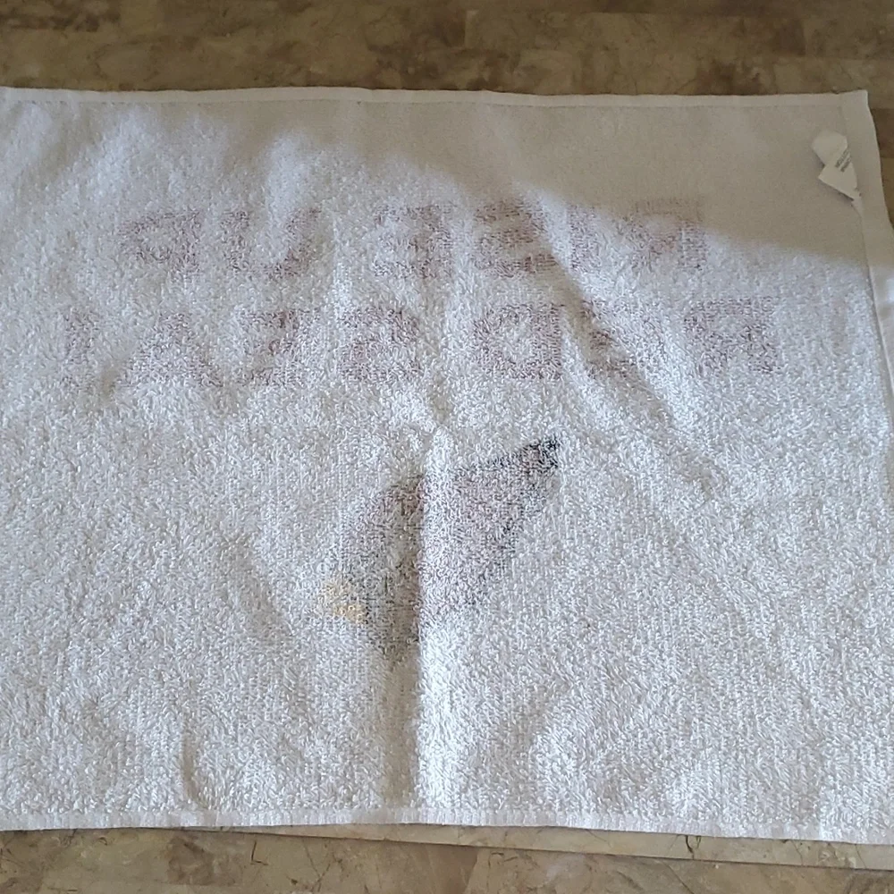 Az Cardinal's Towel